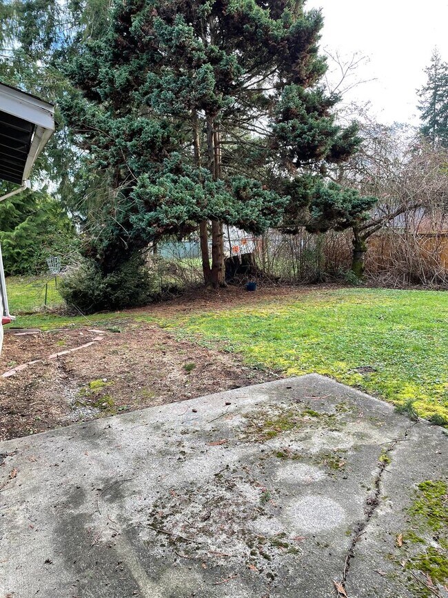 Building Photo - 9014 10th Pl SE