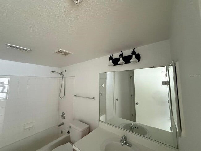 Building Photo - 2218 Grand Cayman Ct