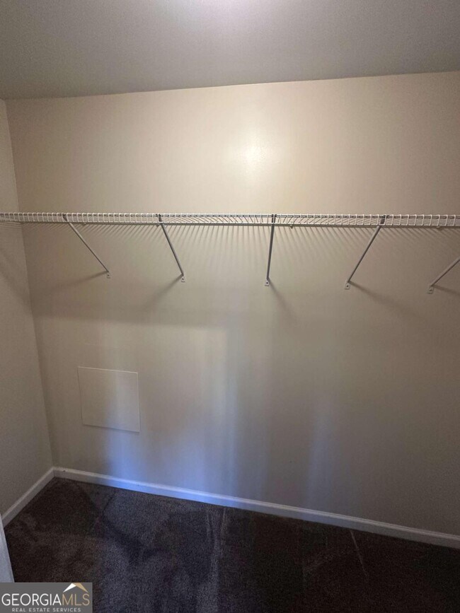 Building Photo - 685 Garibaldi St SW