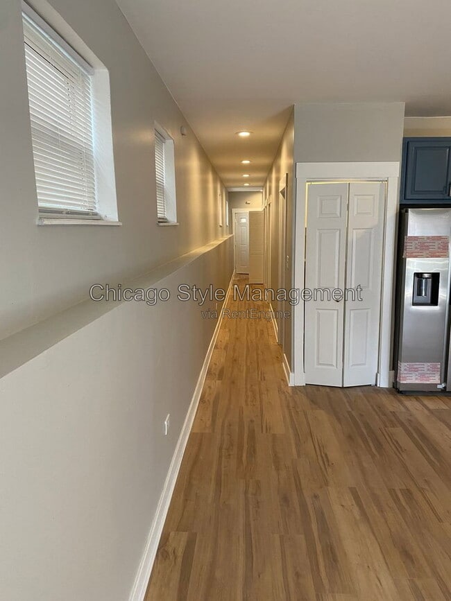 Building Photo - 7012 S Dorchester Ave