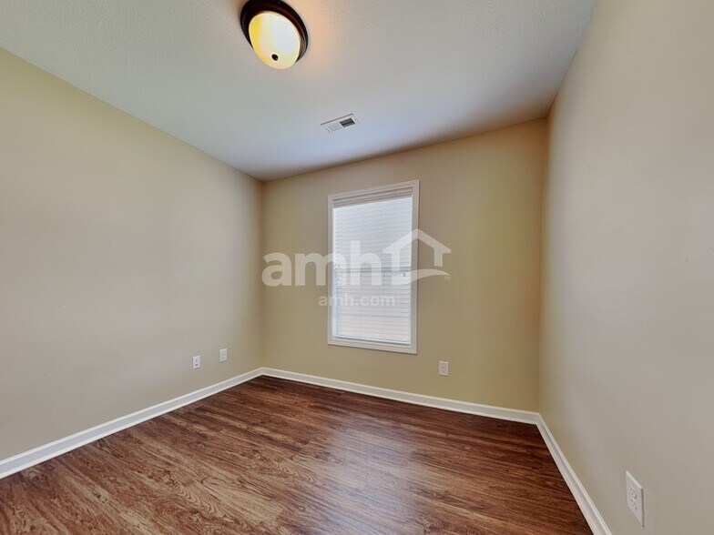 Building Photo - 7904 Mill Park Ln