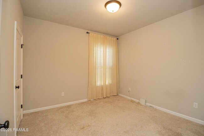 Building Photo - 303 Tall Meadows Ln