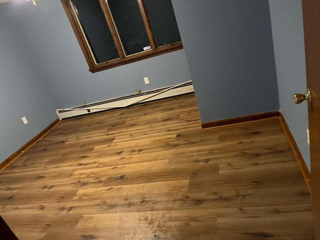 Building Photo - Newly Renovated 3 Bed/1 Bath Single Family...