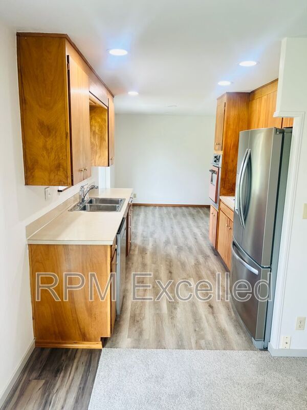 Building Photo - 3808 S 250th St