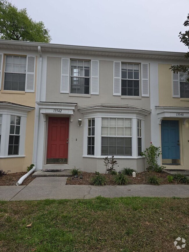 Building Photo - Charming 2 bedroom, 1.5 bathroom, 2 story ...