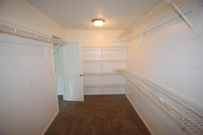 Building Photo - 1204 Honeytree Ln W