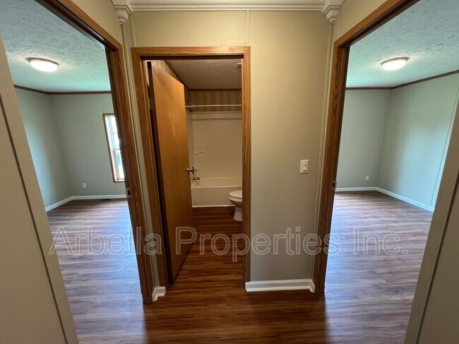 Building Photo - 169 Minga Dr