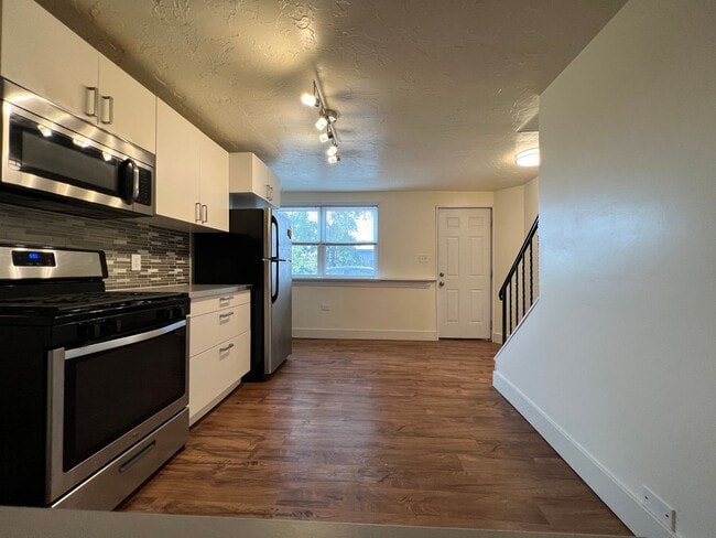 Building Photo - 3BR house in Southside Slopes