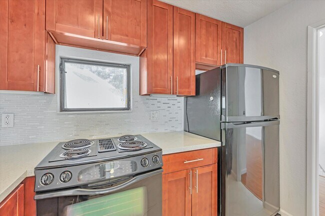 Building Photo - 181 Centre St