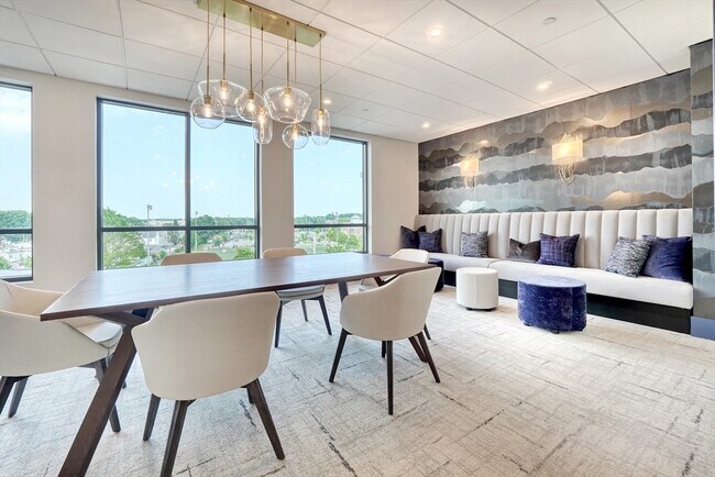 Building Photo - 62 Foundry St