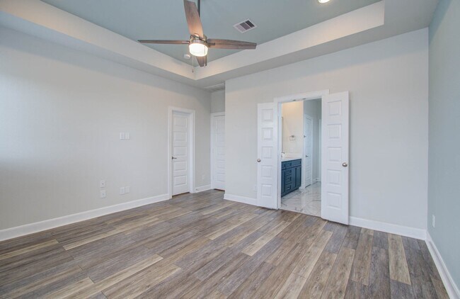 Building Photo - 2812 Grand Fountains Dr