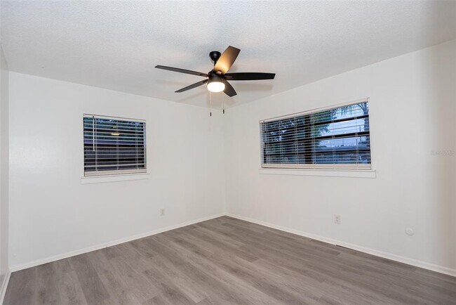 Building Photo - 6440 Greylynne St