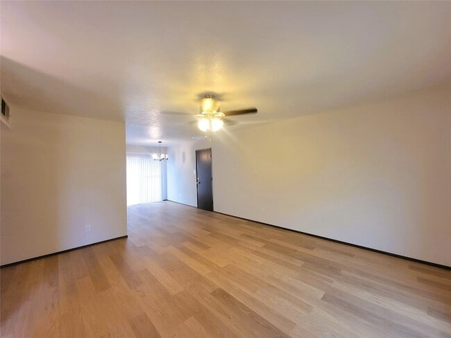 Building Photo - 7724 Val Verde Dr