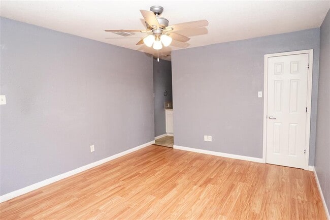 Building Photo - 2706 Quitman St