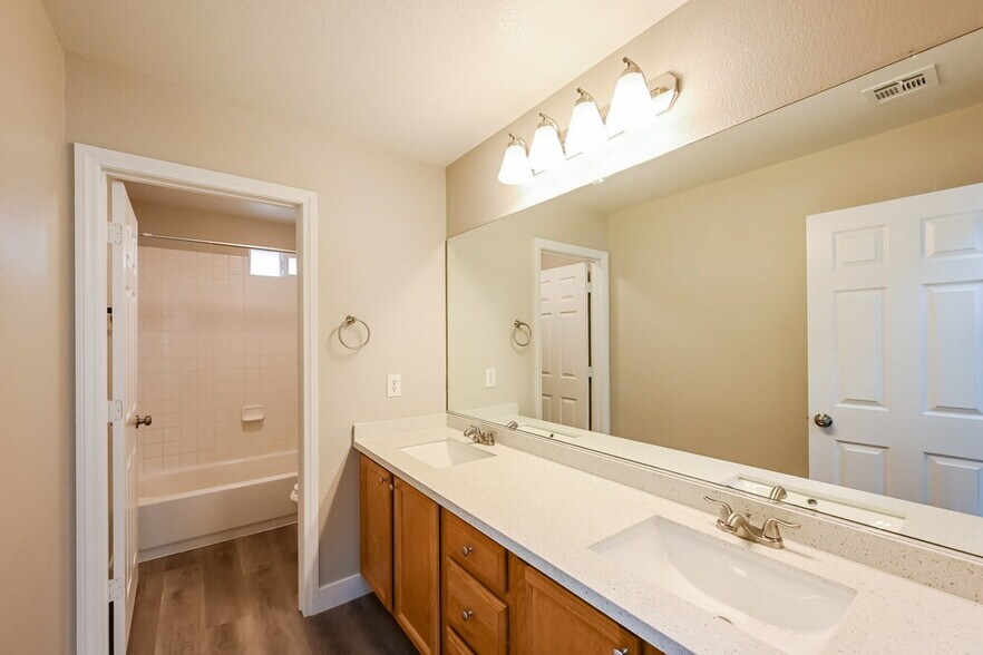 Building Photo - 9327 Wishing Creek Ave