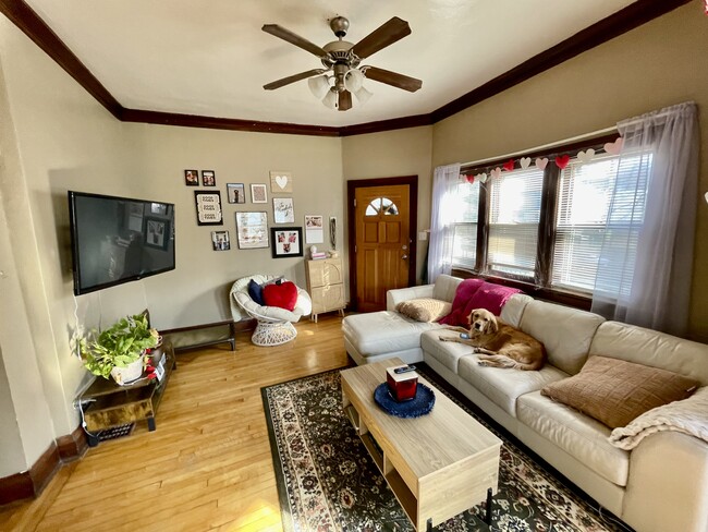 Living room - 2407 N Murray Ave