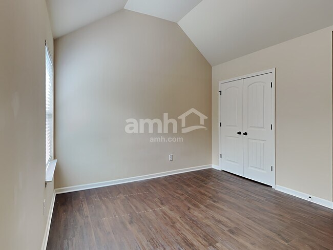 Building Photo - 160 Summit Point Dr