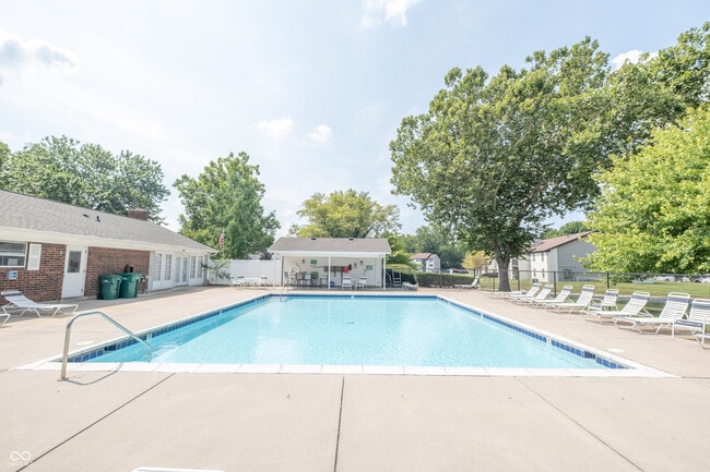 Building Photo - 8283 Sobax Dr