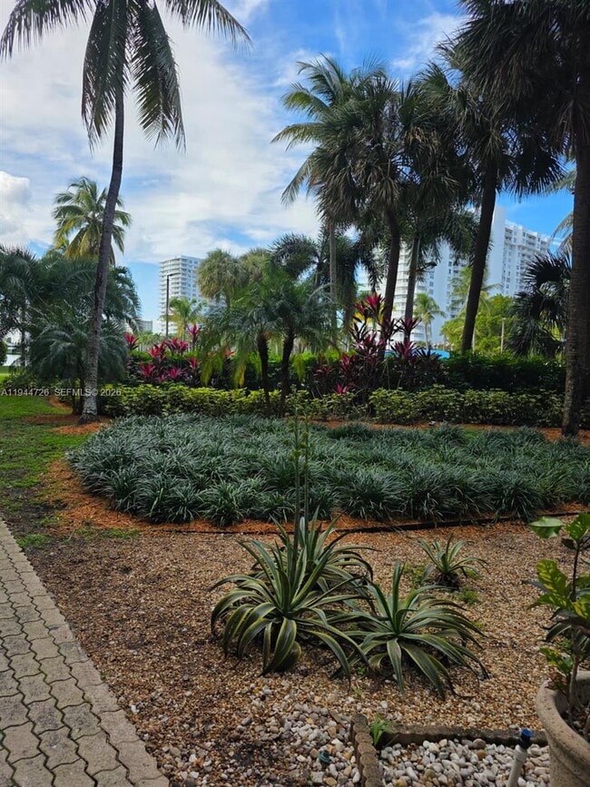 Building Photo - 18151 NE 31st Ct