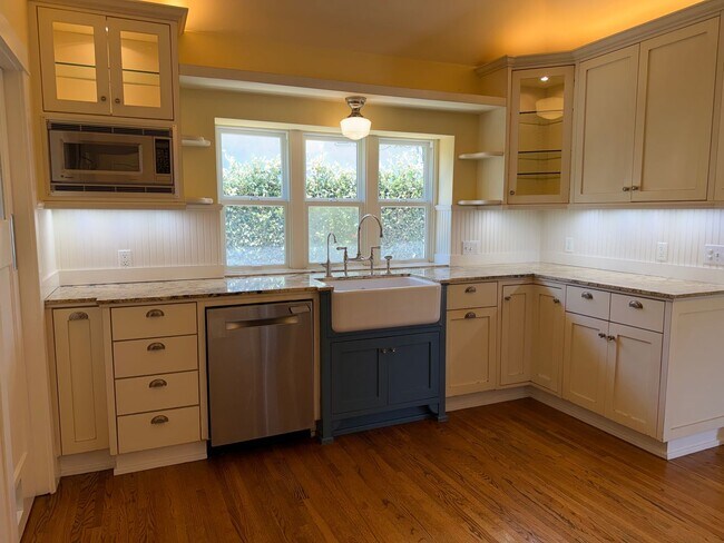 Building Photo - Charming 3 Bedroom 2 Bathroom Wilshire Vista Home with Bonus Room, Resort-Style Backyard and Heat...