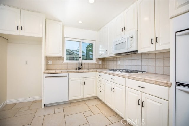 Building Photo - 33182 Blue Fin Dr