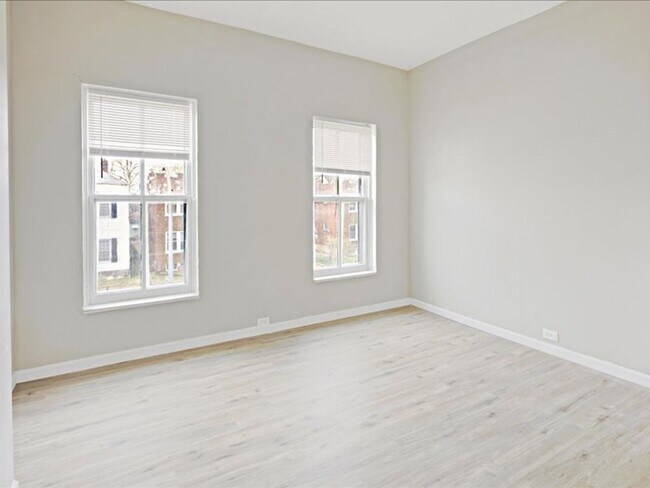 Building Photo - Welcome to 6730 Vermont!