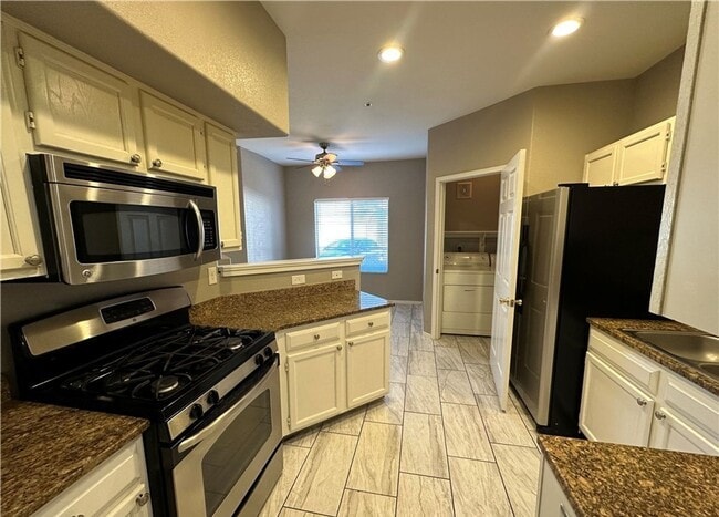 Building Photo - 6480 Annie Oakley Dr