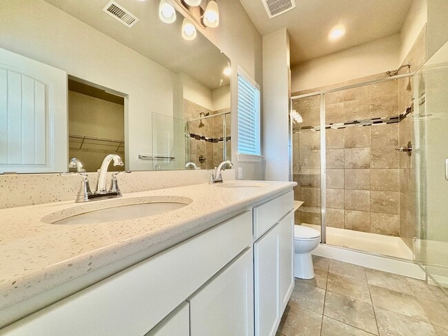 Building Photo - Beautiful 3 bed, 3 bath Townhome in West W...