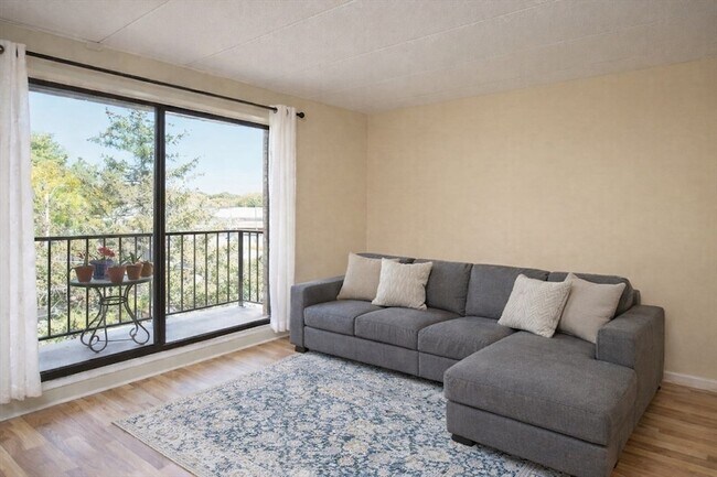 Building Photo - 30 High St