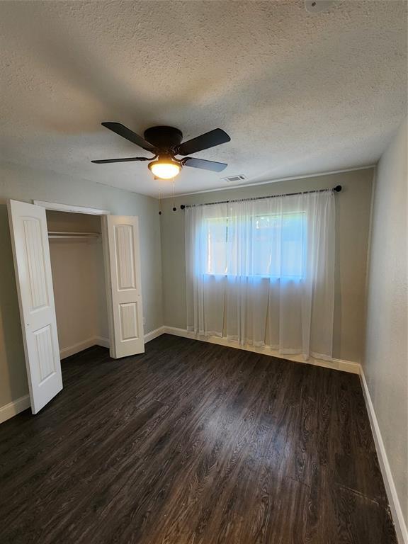 Building Photo - 2123 Quail Valley E Dr