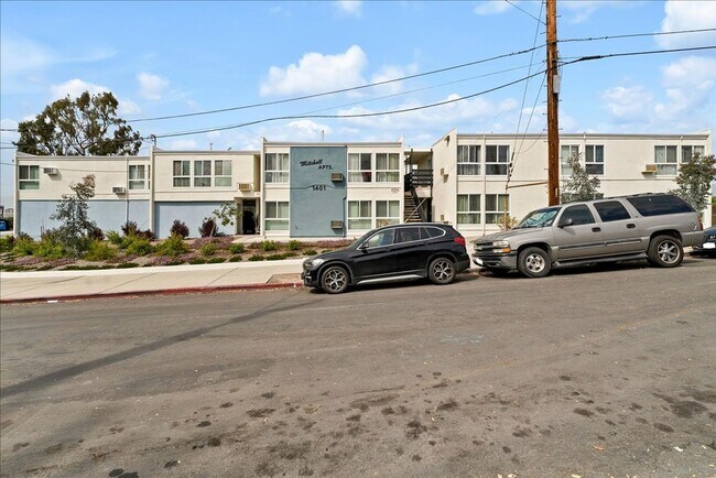 Building Photo - 1401 Mitchell Pl