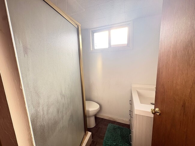 Building Photo - 437 Circleway Dr