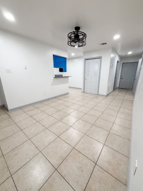 Building Photo - 6827 Chasewood Dr