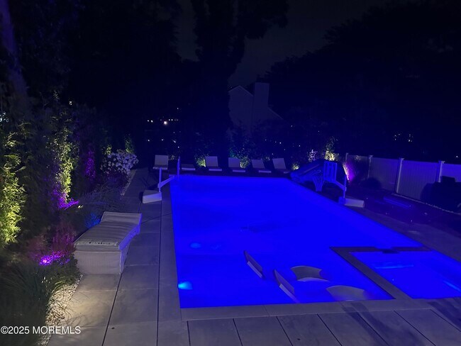 Building Photo - 373 W Park Ave