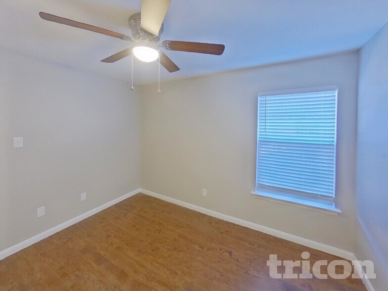 Building Photo - 3416 Tulip Ln