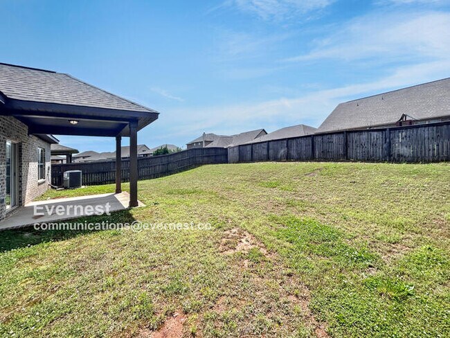 Building Photo - 118 Holly Fern Dr.