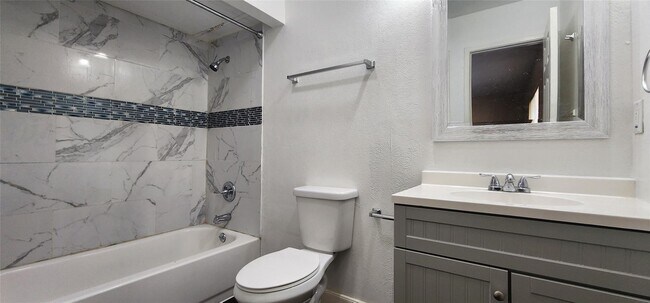 Building Photo - 510 Stonewall Dr