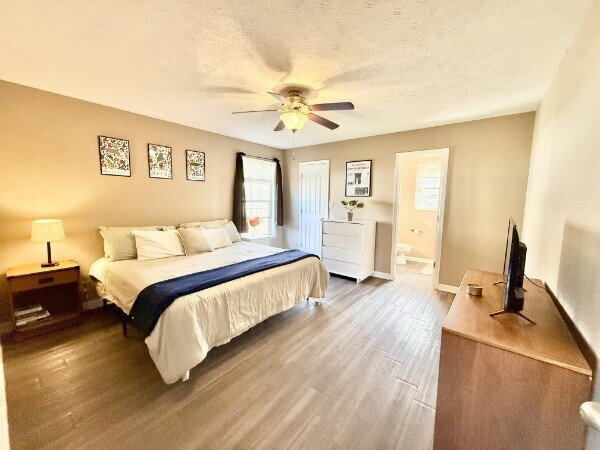 Building Photo - Spacious 3 bedroom 2 bathroom home