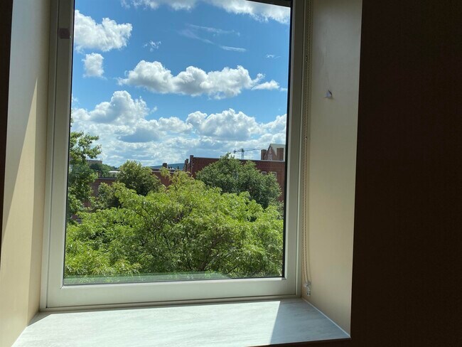 Building Photo - 83 Hanover St