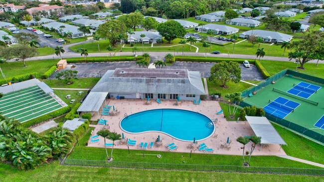 Building Photo - 14716 Canalview Dr