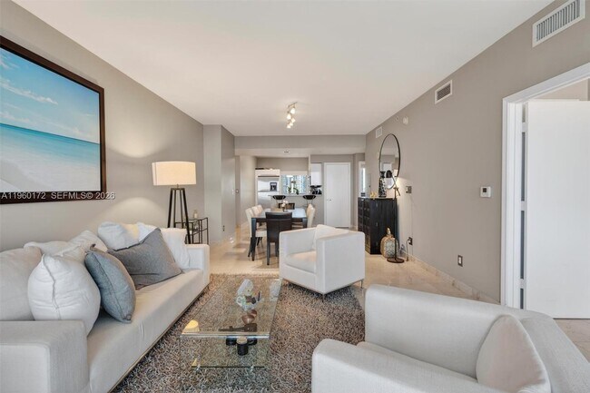 Building Photo - 601 NE 36th St