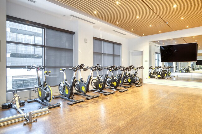 Building Photo - 985 Albion St