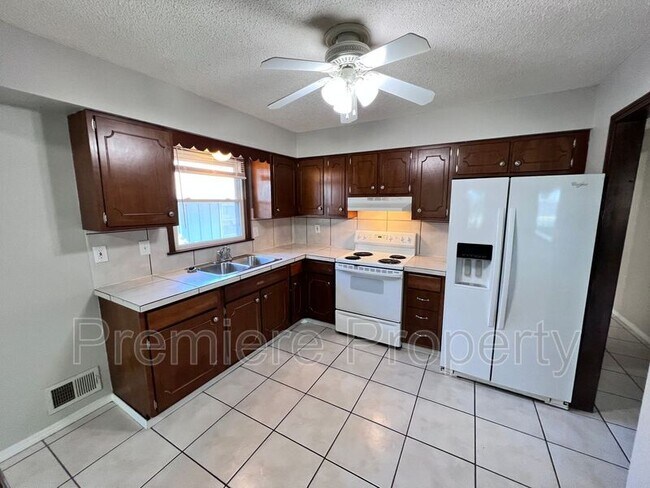 Building Photo - 4327 Sterling Ave