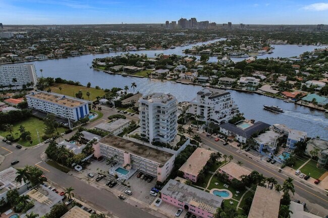 Building Photo - 612 Bayshore Dr