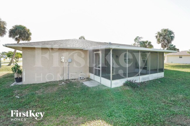Building Photo - 1423 Caywood Cir S