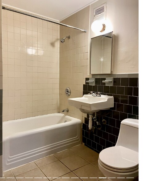 Building Photo - 255 Beacon St