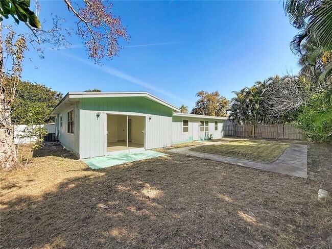 Building Photo - 7250 12th Ave N