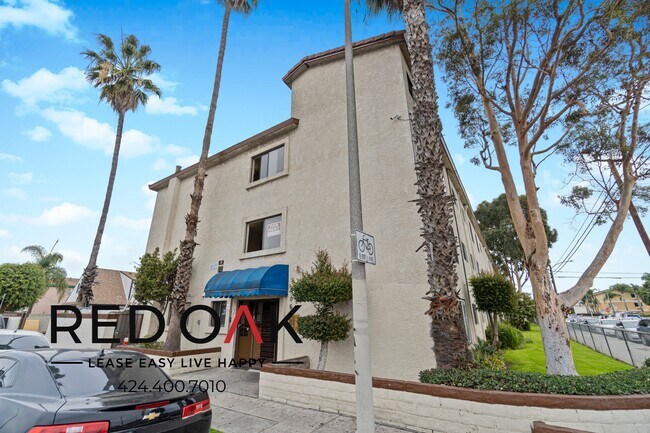 Building Photo - 706 McDonald Ave