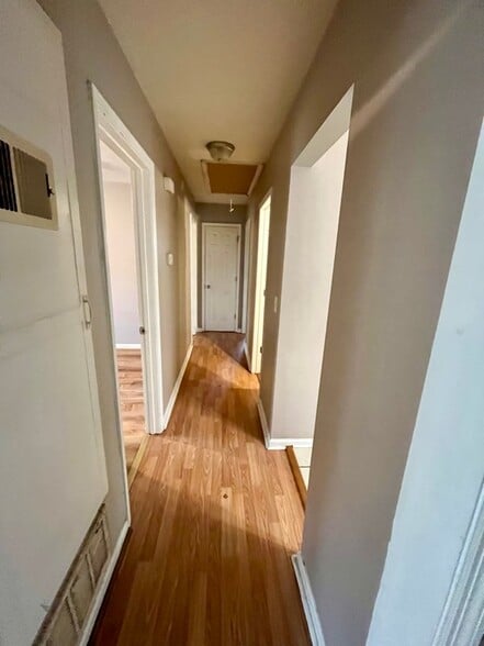 Building Photo - 6044 Cordova Rd