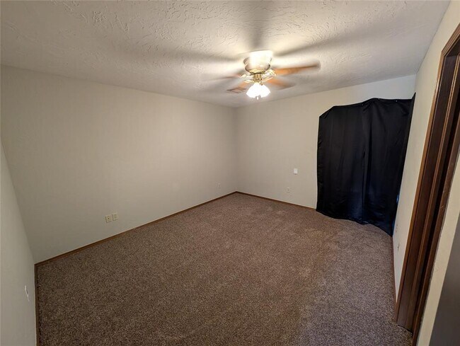 Building Photo - 3201 Lois Arlene Cir